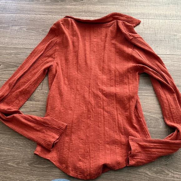 Like New We the Free Henley Longsleeve - Picture 6 of 8